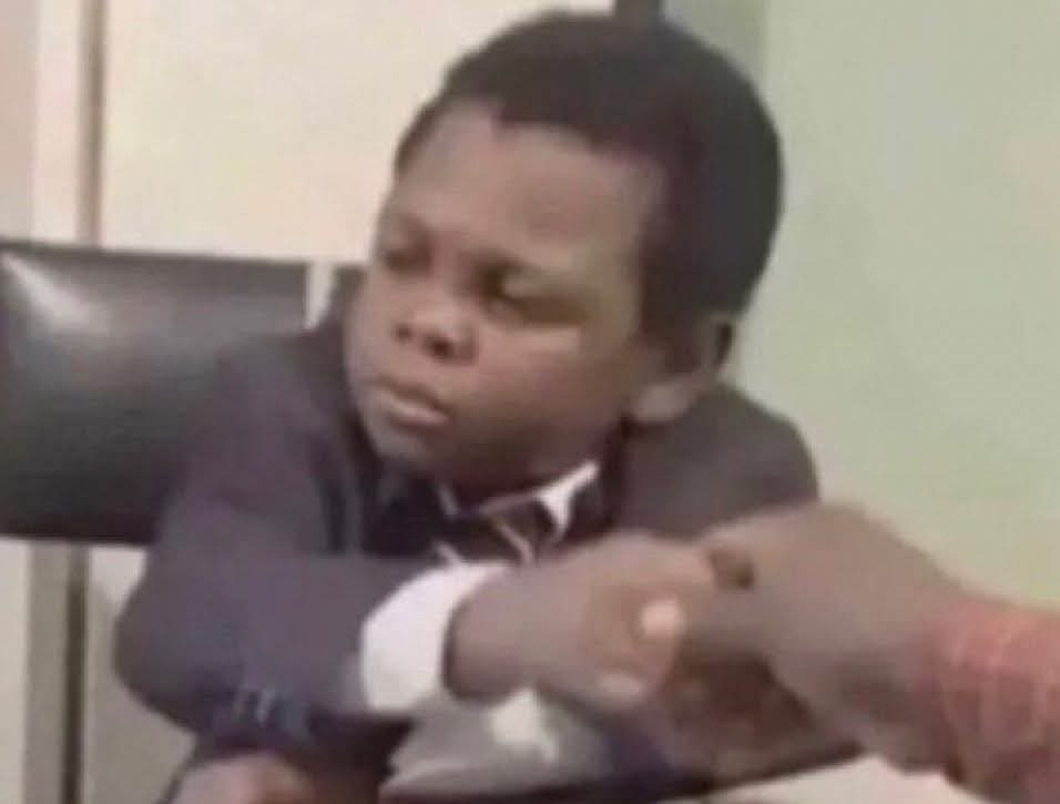 MikkyPapi's tweet photo. @TheDamiForeign Solution Dey Mr. Dami. Buy Aso Oke give tailor to use sew boxers for you.

5 wey I sew since year 2000 na e I still dey wear till now. Even my babe her G-String na Aso Oke she use sew am. https://t.co/rJVFHqrqEa