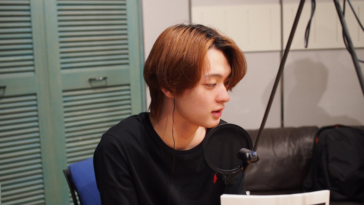 STARGLOWTHEBASE's tweet photo. 放送中⚡#STARGLOW
RUI, KANONが担当！

🗣️#NovelCore さん
「Zeebraさんのところの…子だよね」
と言われ続け、
一回自分で勝負するものを作ろうと思い
1500万円を借りて、
制作も宣伝も、
全てを自分で作り上げた。

🗣️RUI
Core���んっぽい！！！

#スタベース
https://t.co/w8WQfArs7V https://t.co/qakUwPKLyQ