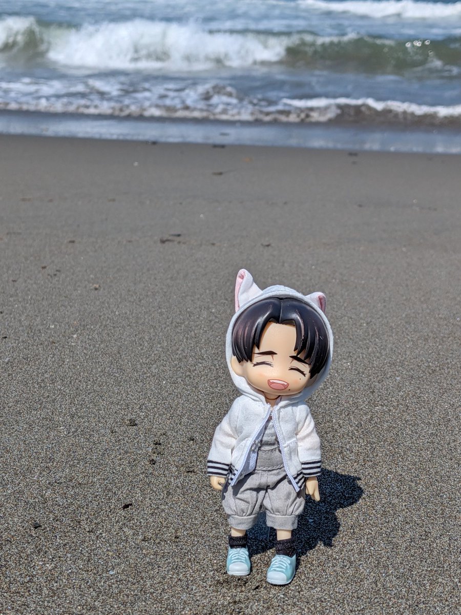 ryonpinyan's tweet photo. うみにきました！
うみ！
うみ！
うみーーーー！

ザッパーン！
(ショロロロサラララ‥‥‥)
ザッパーン！
(ショロロロサラララ‥‥‥) https://t.co/57smABNbHd