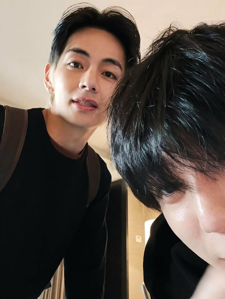crimsnlit's tweet photo. g'morning. kazuha woke me up early to go outside. ready to go and not letting me wake up properly, smh.
i hope you guys are doing okay! https://t.co/TghActW3yv