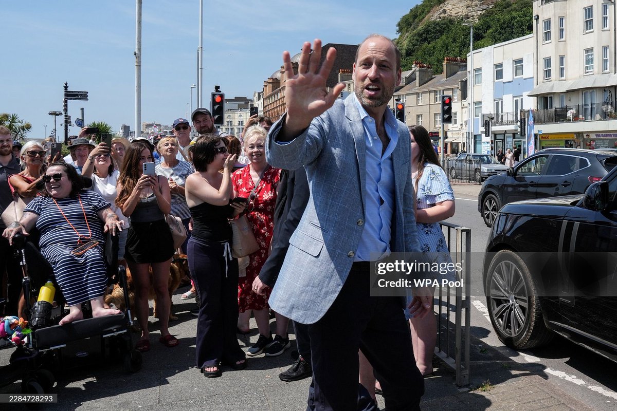SabirahLohn's tweet photo. People just love to see Prince William. In Hastings today. https://t.co/zojfgDwPNX