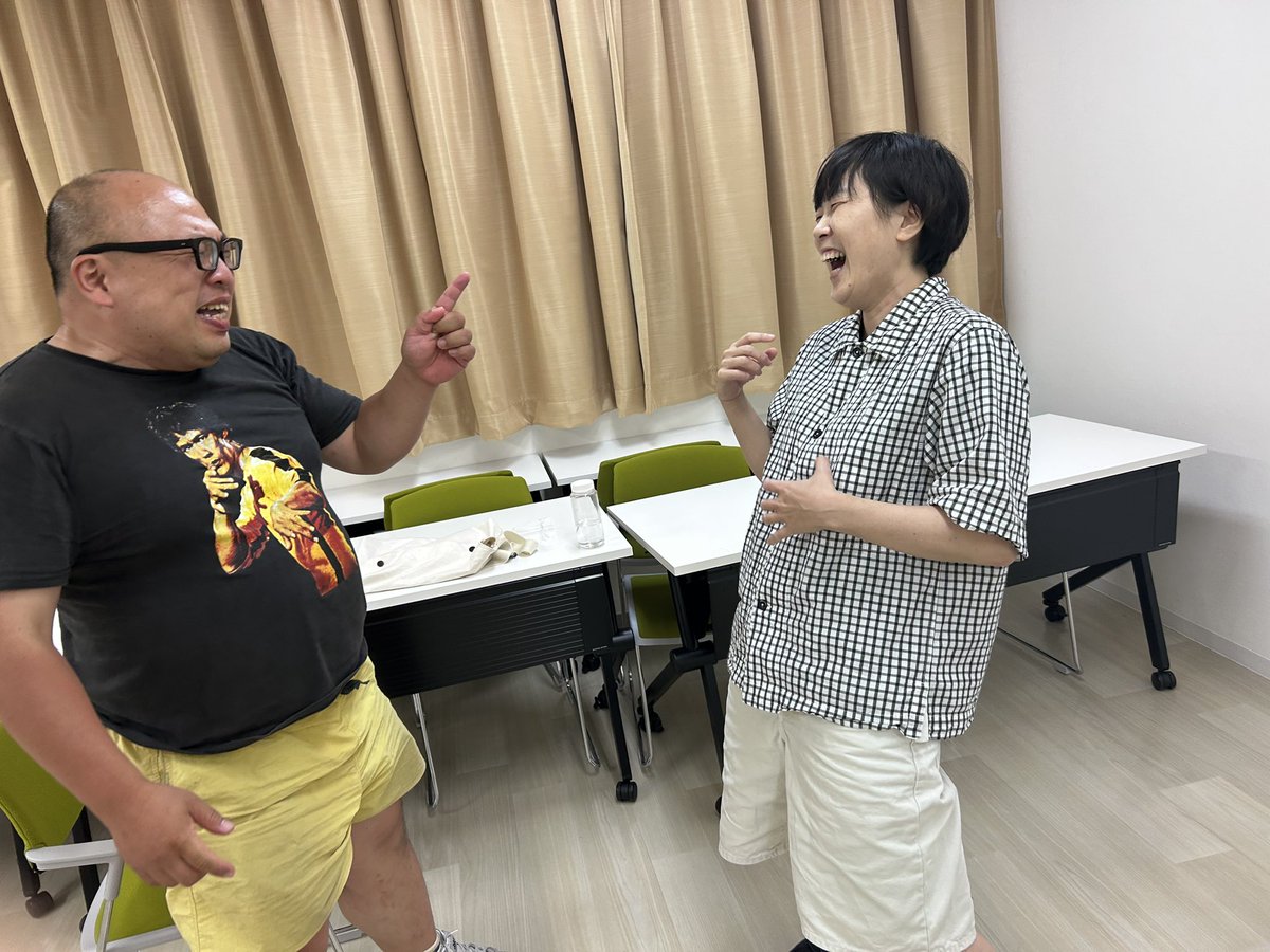 numatadayo's tweet photo. 🪑マイズナー自主練🪑
・ルールも自分も気にする必要がなくなるまで、相手に集中する
・影響を受けて大きく反応する姿はチャーミング
・エッセンシャルコールをどう感じるかは自分次第

定期的に自主練できる仲間がいて幸せ。 https://t.co/JrpK8GxZ7x