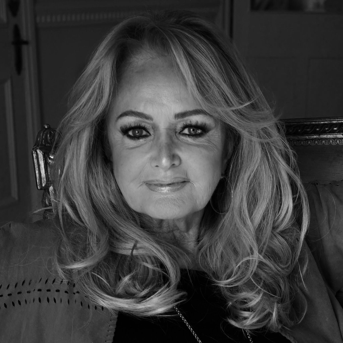 musictrendscol's tweet photo. Lamentamos comunicar el fallecimiento de Bonnie Tyler, conocida principalmente por su éxito ‘Total Eclipse of the Heart’, a sus 75 años de edad 💔

Descansa en paz 🕊️ https://t.co/wC2I8tidQY