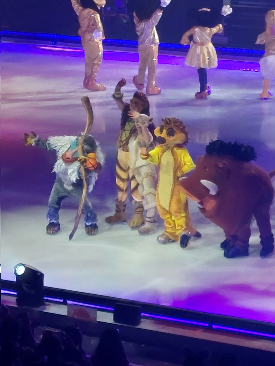 yu_bagtdr's tweet photo. スケートの技術や演出も素晴らしくて楽しかった✨️\( *´ω`* )/
またみたい💗
ディズニー最高！
#ディズニーオンアイス https://t.co/svm0ASChs1