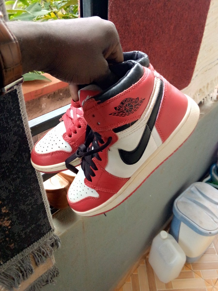 June__Omondi's tweet photo. Ona nanii,just kshs 1200,, sizes from 38-46 https://t.co/D9jltyyBGP
