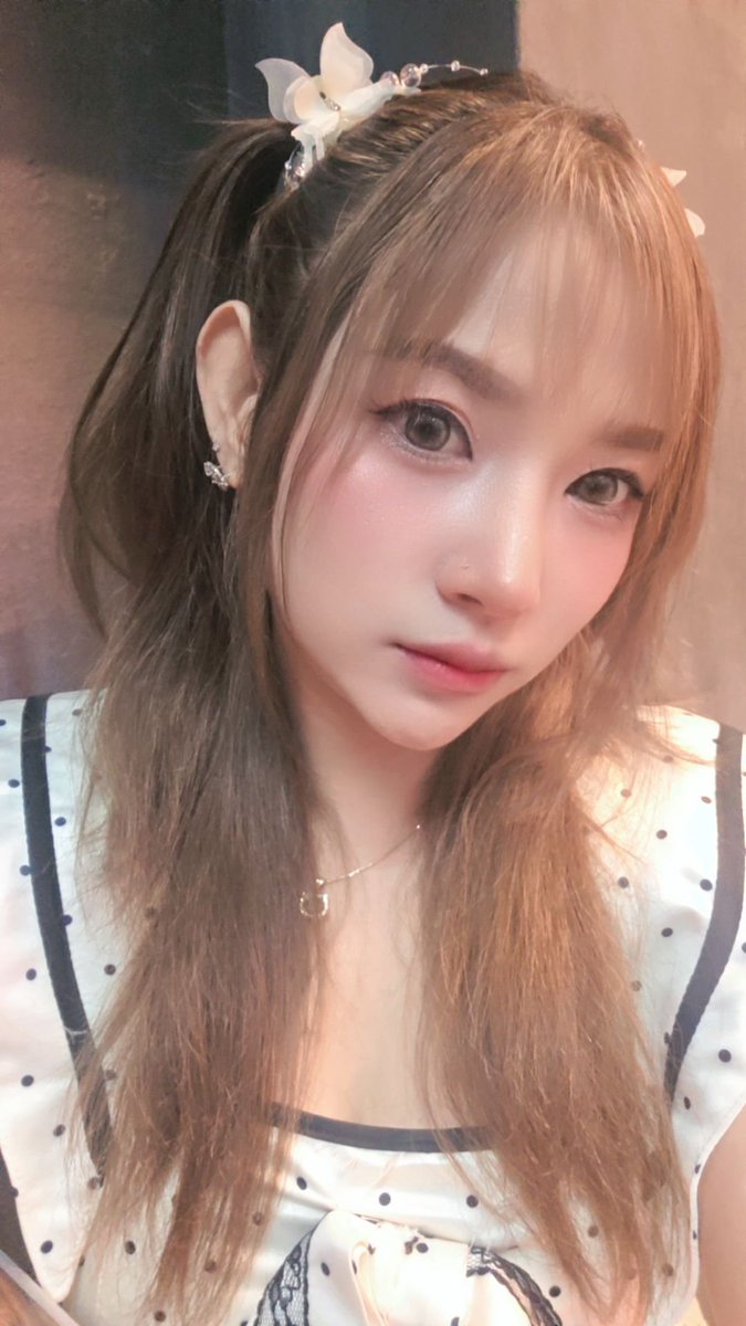 Pearry_PK's tweet photo. Wǒ yǒu gùshì nǐ yǒu jiǔ ma
我有故事， 你有酒吗？
ฉันมีเรื่องเล่า คุณมีเหล้าไหม https://t.co/QUXCUEV7Ez