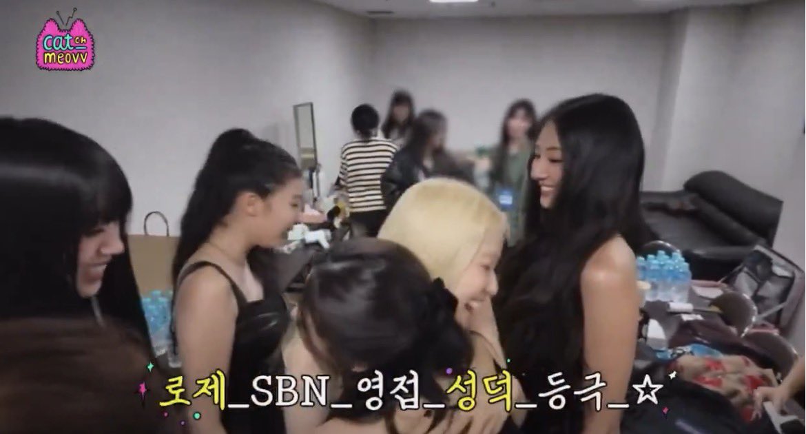 starfess's tweet photo. Suka bgt gue kalo member bp lagi interact sma juniornya gini 🥺 buat adek adek yg lain gpp kok ngajak sunbaenimnya ini dance challenge wkwkwk gausah takut 😭 -star https://t.co/obMkQM0yF8