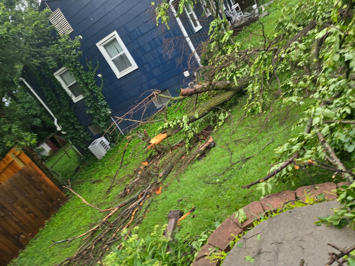 maranda_lee3's tweet photo. @NWSKansasCity Shawnee, near Lake Quivira https://t.co/DUGc5szSJs