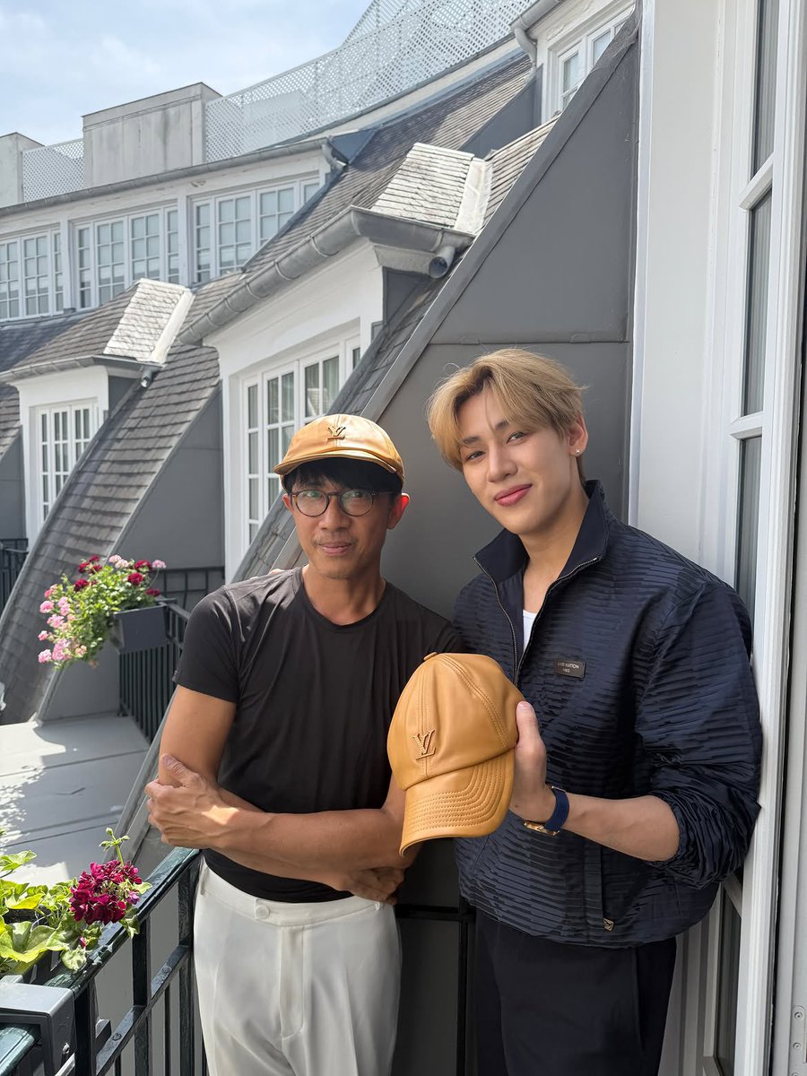 nsblossoms's tweet photo. แบมแบมในไอจีคุณโก้ บรรณาธิการของ Elle Men Thailand (เอลเมน ประเทศไทย) 

#LVMenSS27 #LouisVuitton
#BamBam #뱀뱀 @BamBam1A https://t.co/lfdtPpFztI