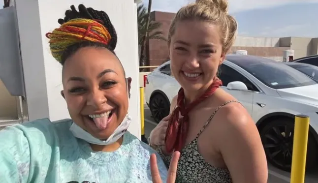 DirtyPillowSlip's tweet photo. The story behind this photo of Raven and Amber Heard is triflin'! FUCK Raven Symone. https://t.co/67EZSoGIf8