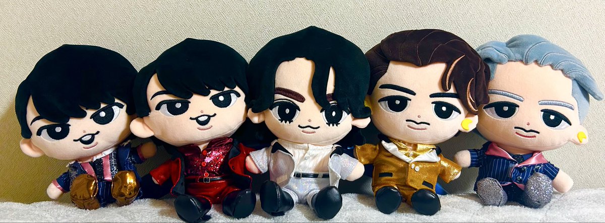 m_min_D's tweet photo. ひーくんとらうをお迎えしました💛🤍
だてはほぼ前と変わりないので
前回2人お迎えしたから衣装だけ❤️
可愛いすぎるーーー。

18時過ぎにファミクラ着いて
優先チケットなくても入れた！
今のところ売り切れとか無さそうなぐらい
次から次って感じて出てきてた🙌🏼✨
お会計は並びます…。笑 https://t.co/22EST6iPJW