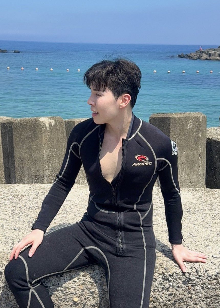 Jingmin212's tweet photo. Now? 🥵

#게친소 #男高 #轉發 #热门 #人氣 https://t.co/L7sQO1Ze8P