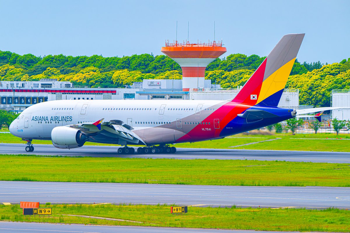 r1q_lr's tweet photo. 韓国系のA380両方ゲット
4枚目とかの画角からAPUのところ見るとA380のAPUって結構特殊？ https://t.co/3FeDHTlYWG
