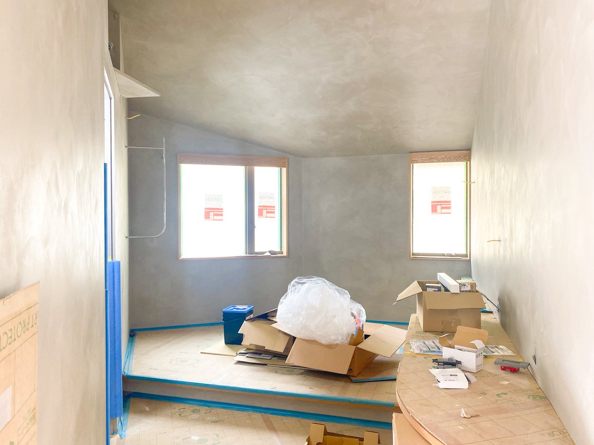 hubinn1204's tweet photo. HUB INN kadoというものを建てておりまして、「暁」というお部屋と「宵」という2種類のお部屋が新しくできます。お盆くらいに実際に泊まっていただけるような予定です。まだ完璧ではありませんが、だいぶ出来てきました…！ https://t.co/yp5lqAnQaL