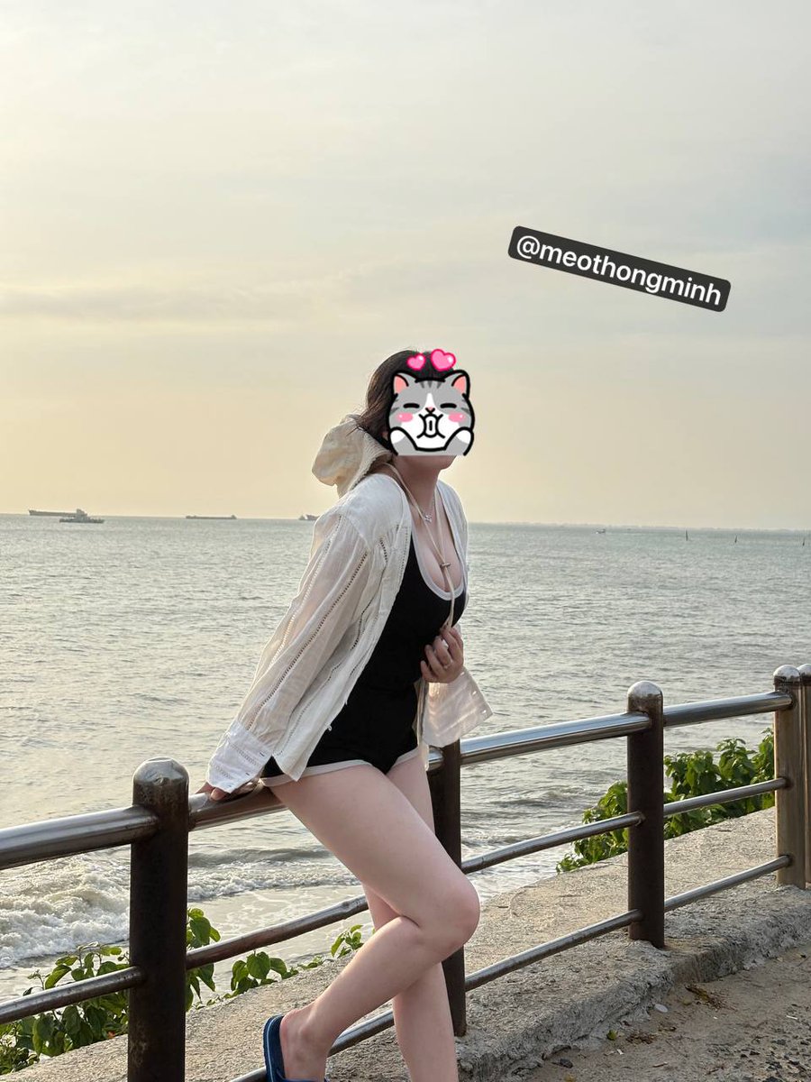 JennyNguyen2k's tweet photo. SG First Date
SN : 205
Cao 1m58 chuppy
3v : 92-72-97
Em nhận đi date cafe, xem phim đi ăn uống trước khi hs 
Hẹn https://t.co/O6DMje0UP5 https://t.co/MkC8ez4HPk