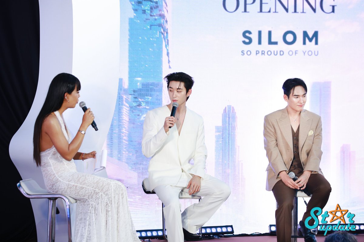 webstarupdate's tweet photo. "หมอเคน ทรงพล" พร้อมพรีเซนเตอร์สุดปัง "เอส ศุภ สง่าวรวงศ์" ร่วมพูดคุยในงาน Kalm Clinic Grand Opening Silom: So Proud of You

Kalm Clinic Grand Opening x EST
#KalmClinicxEST #est_rvp
#KalmSoproudofyou #KalmClinicGrandOpening
#ความสบายใจในแบบเอส https://t.co/U49TVEpenK