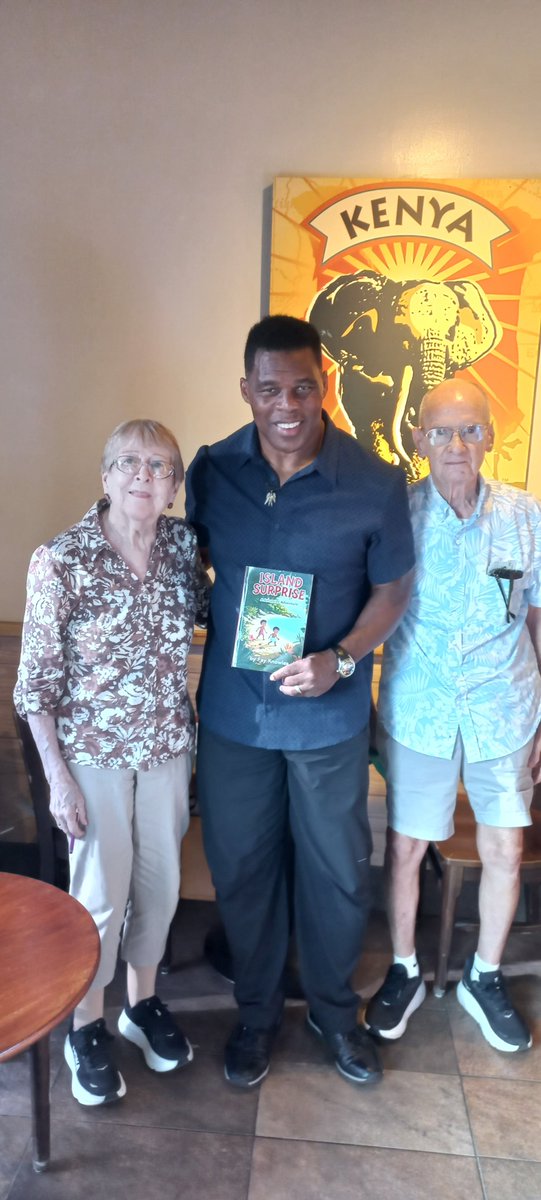 faykwrites's tweet photo. Fay Knowles - Author: AMERICAN AMBASSADOR WALKER BUYS COPIES OF "ISLAND ... https://t.co/ZHTEoaGSc9 https://t.co/re545E5xLW