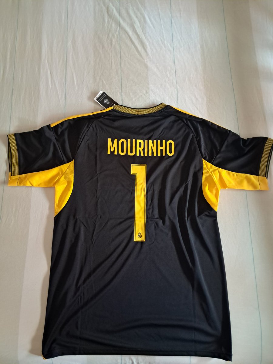 raul7rmcf's tweet photo. Camiseton espectacular,gracias @TodoJerseys_ trato impecable y de la camisa no se puede decir nada es increíble. Vuelve el jefe vuelve el mejor vuelve THE SPECIAL ONE https://t.co/Dz5K6yIu6A