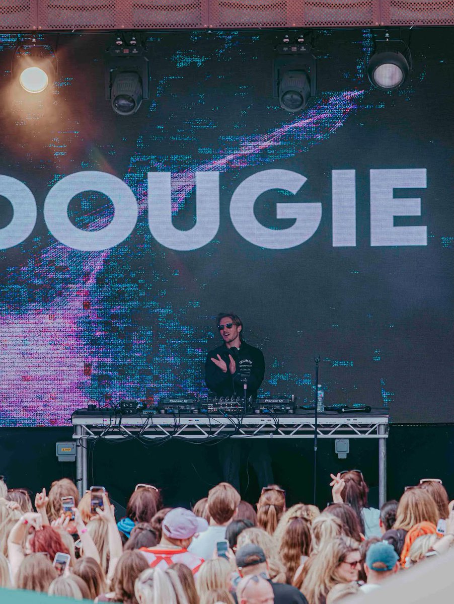 mcflywonderland's tweet photo. Dougie em sua skin 97 ✨

Bom dia pra quem é Poynter!!!

| poprepublicuk via Instagram https://t.co/cySH3eTlAn