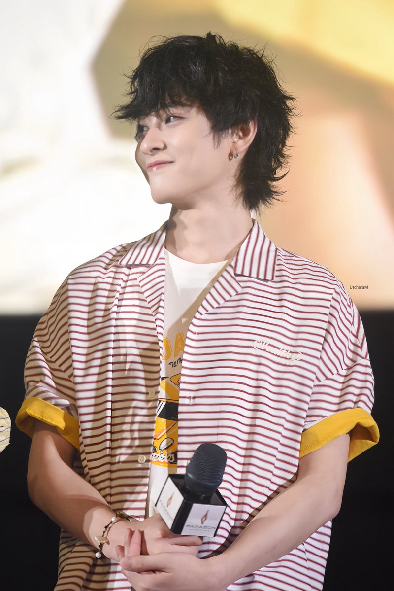 UtcharaM's tweet photo. 260709 มองกล้องหน่อยครับ 😁

MAJOR X THEEWAVE MOANA 
#MoanaTHxTheewave
#ท่านโปรดคลื่น #Theewave
#tthi_eks #waavetnp https://t.co/idPFf35Lt1