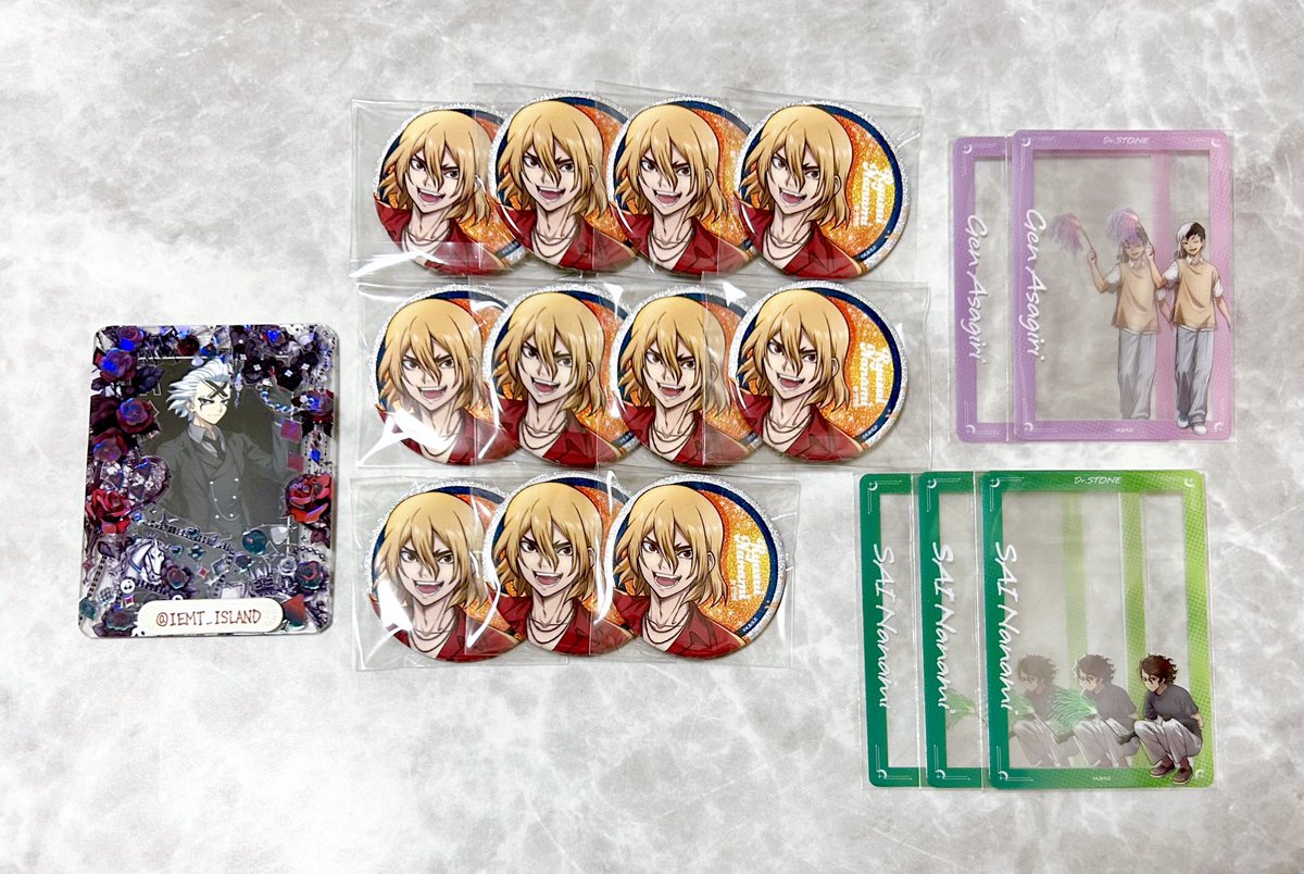 IEMT_ISLAND's tweet photo. @1 【交換・譲渡】Dr.STONE SPARK OF SCIENCE ポップアップ 缶バッジ グリッター缶バッジ クリアカード ドクターストーン ドクスト 花火

譲) ゲン 龍水 SAI

求) ゼノ スタンリー＞定価(クリアカード各400円)

缶バの譲渡はクリカ1点でも含めてお迎えいただける方優先
異種交換も検討◎

郵送希望 https://t.co/dcr9Cpw6QM