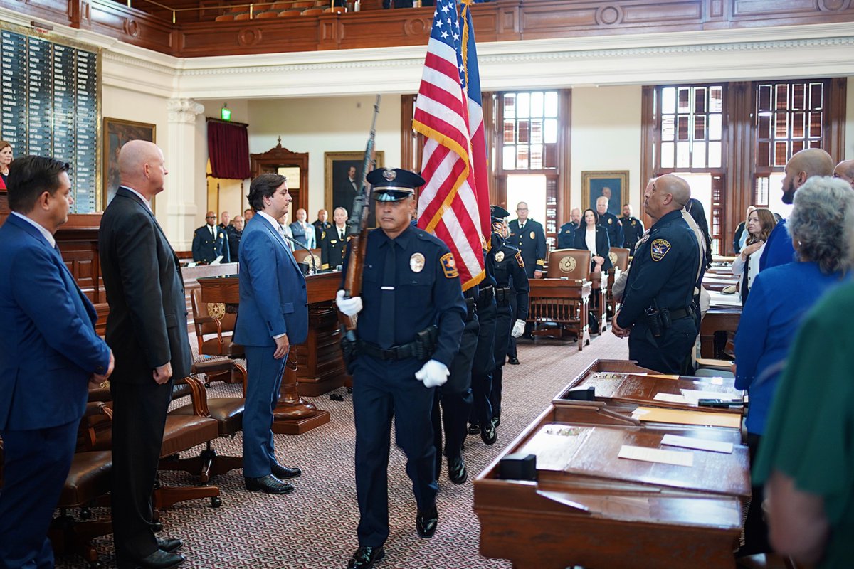 UT Austin Police Department tweet media