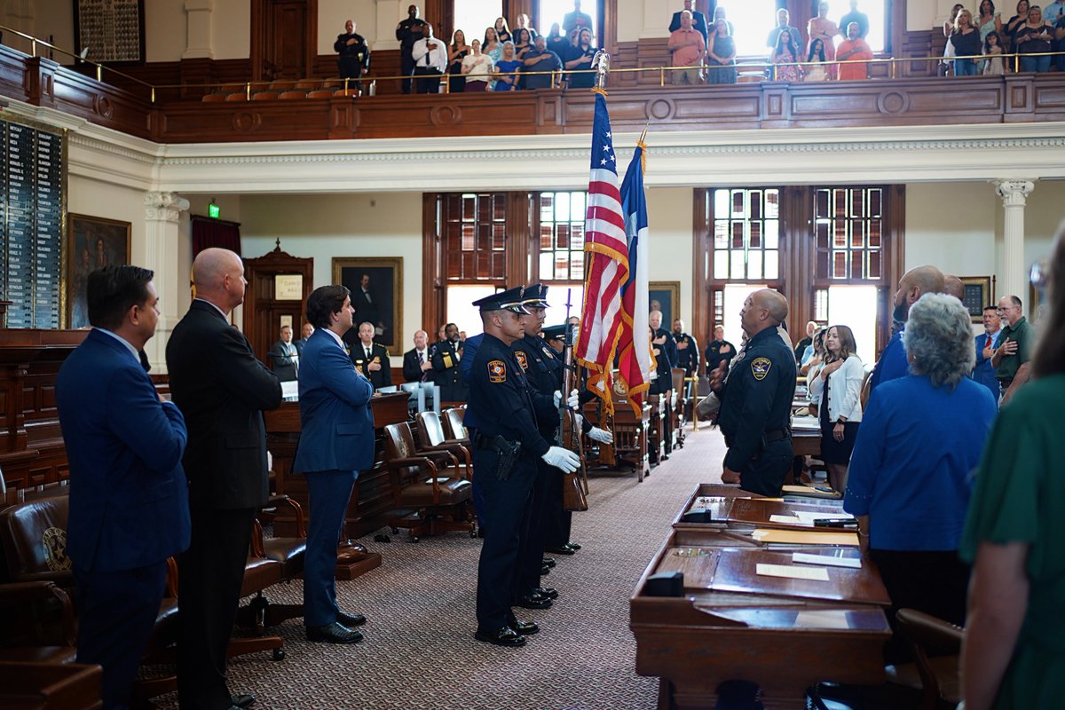 UT Austin Police Department tweet media
