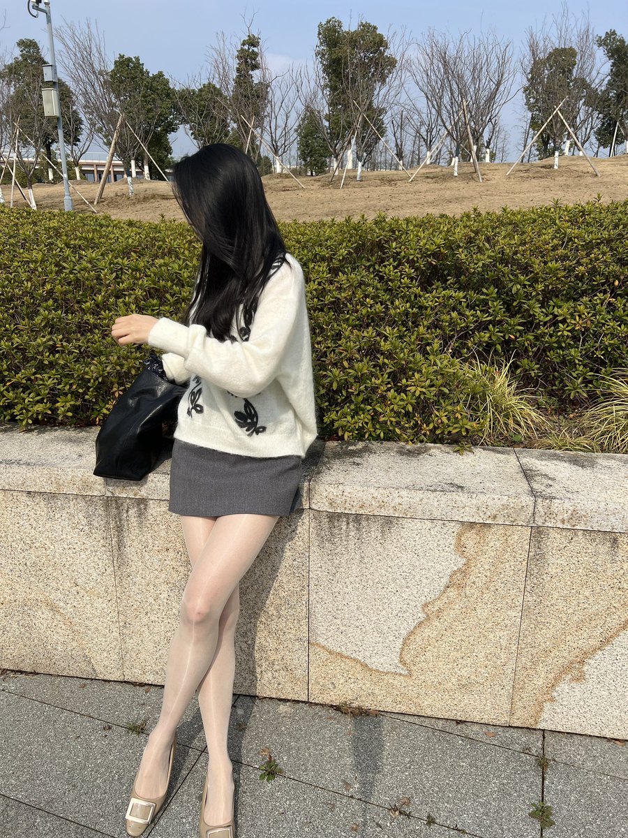 bingbing888666's tweet photo. 还是冬天好
#肉丝 #丝袜 #白丝 #穿搭 https://t.co/olNGfbajp7