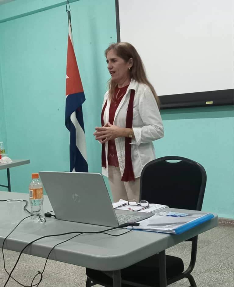 UG_Cuba's tweet photo. #UniversidadCubana 

🎉🏛 Desde la @UG_Cuba felicitamos a la profesora Ennedis Ramos Montoya por haber defendido su tesis doctoral en Holguín: La gestión de la comunicación organizacional en las escuelas secundarias básicas.

💪¡Seguimos sumando logros! 🎉

#OrgulloUG #50mesaños https://t.co/PDtbxcptDP