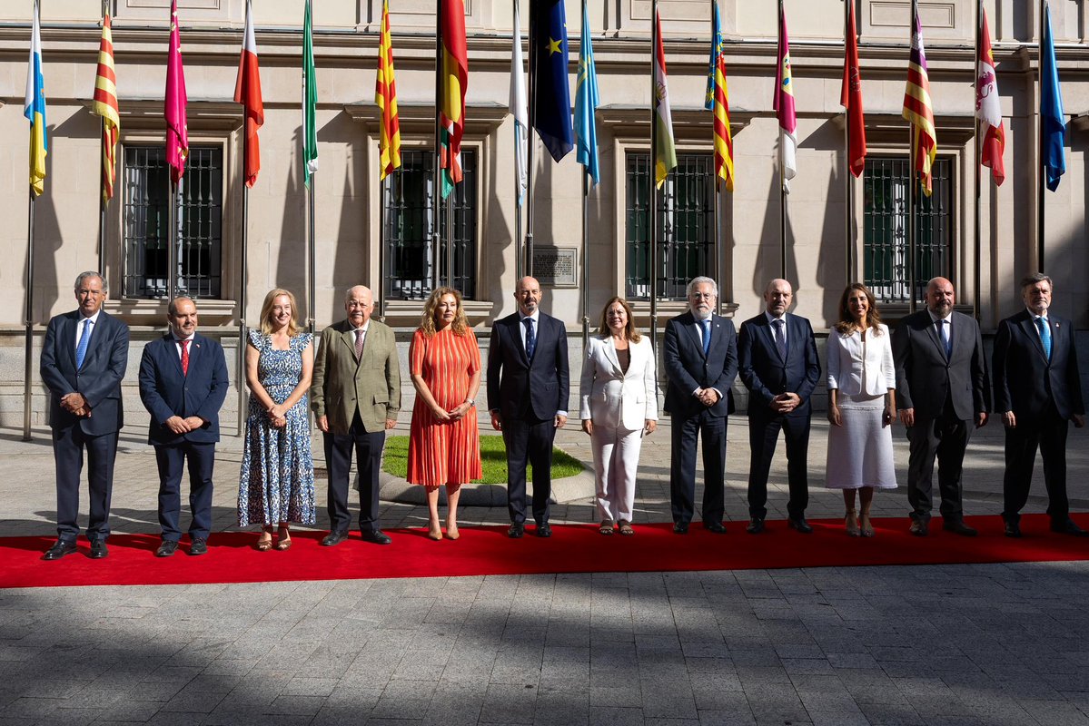parcan's tweet photo. 🏛️ @AstridPerezBat participa en la reunión de la @Coprepa sobre la implantación de la Inteligencia Artificial en los parlamentos.
La presidenta del @parcan presidirá mañana, viernes, en el @Senadoesp el Comité Permanente de la @Calrenet 
📲 https://t.co/n22hJ3uDkI https://t.co/ogv85XEd4M