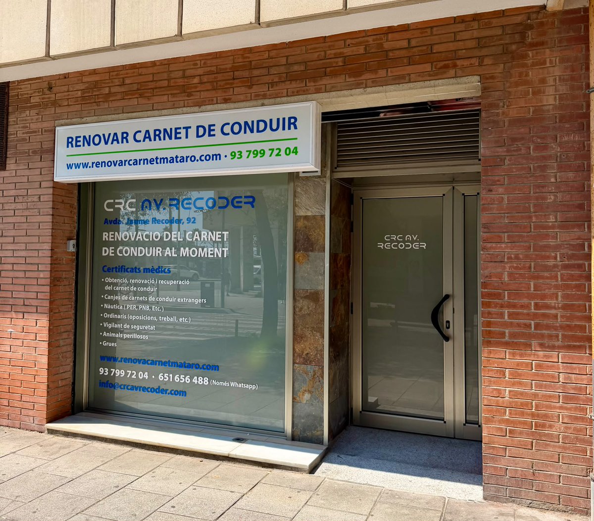 CRCAvRecoder's tweet photo. Efectivament, com molts de vosaltres heu endevinat, ens traslladem però no gaire lluny, continuem al mateix número 92 de l'avinguda Jaume Recoder de Mataró però al local!
De moment, seguim on sempre, al 2n 1a!
Esperem que ben aviat puguem estrenar instal·lacions!
Esteu atents!! https://t.co/rCLwfuVUqb