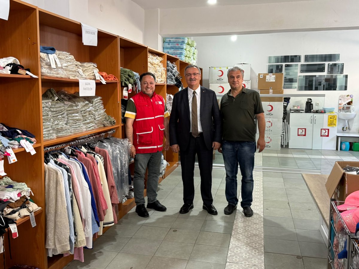 hamzakocaoglu's tweet photo. Altındağ Belediye Başkan Yardımcısı Sn. Muhittin Güney’i Kızılay Kızılcahamam Şubemizde ağırladık. Nazik ziyaretleri ve hilalin gölgesindeki çalışmalarımıza verdikleri destekler için Sn. Başkanımıza şahsım ve şubemiz adına teşekkürlerimi sunarım. https://t.co/6s1hacgtpu