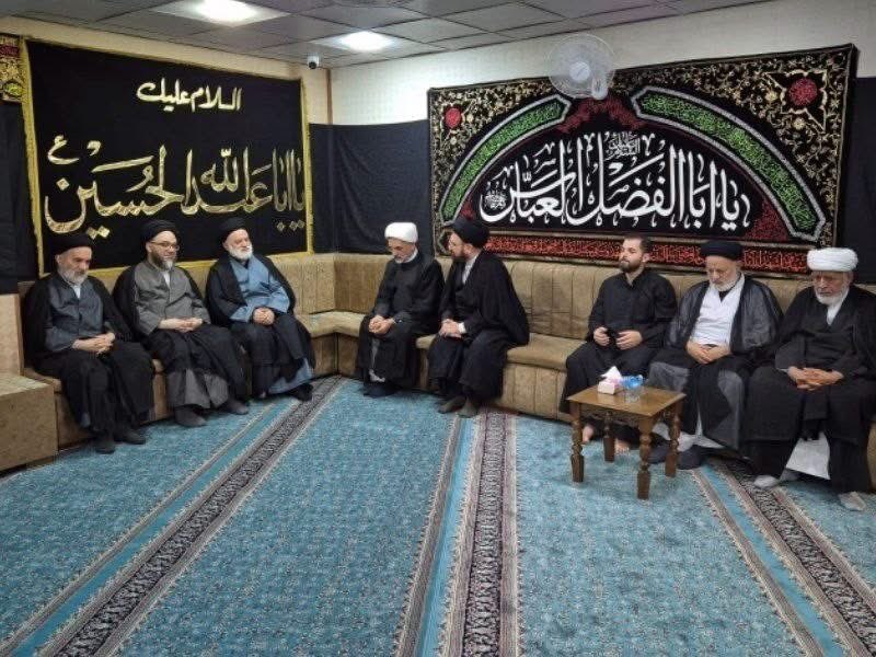 najahmalii's tweet photo. أُحيطُكم علماً وباطلاعكم الكريم:

الدعاءُ الذي تلاه ممثلُ المرجع الأعلى، سماحة آية الله العظمى السيد علي الحسيني السيستاني حفظه الله، في صلاة الجنازة على الإمام الشهيد القائد في الحرم الحسيني ، قد أُبلغه إياه سماحةُ المرجع الأعلى شخصياً من النجف الأشرف.

الدعاء:

«اللهم إنه بذل مهجته في سبيل إعلاء دينك والدفاع عن المظلومين من عبادك. اللهم إنه نزل بك شهيداً مضرجاً بدمائه، مقبلاً غير مدبر…»
والسلام
#تشييع_إمام_المستضعفين