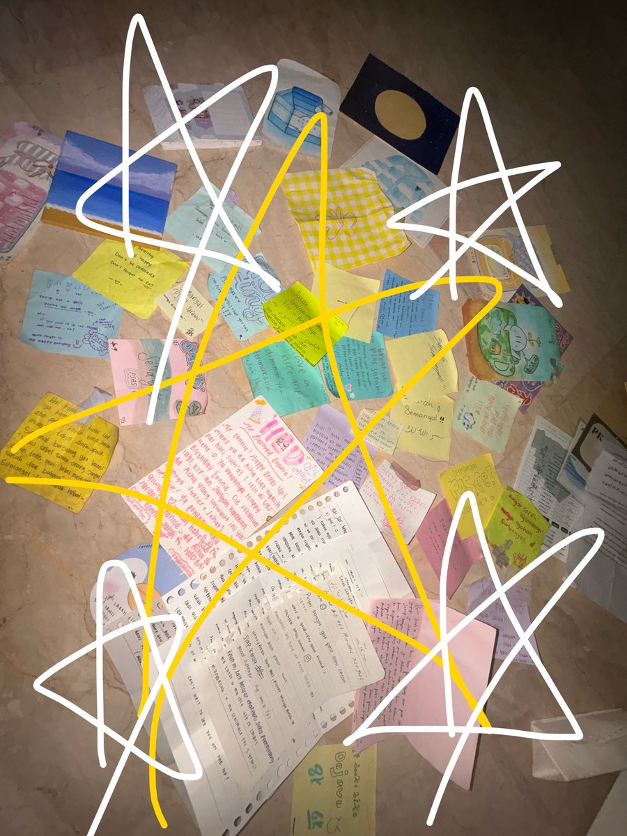 Sarahcldy's tweet photo. Keeping these forever ☀️ Cheers to the girls who turned ordinary school days into my favorite memories 🍿🧁 https://t.co/sLrDnODcgK