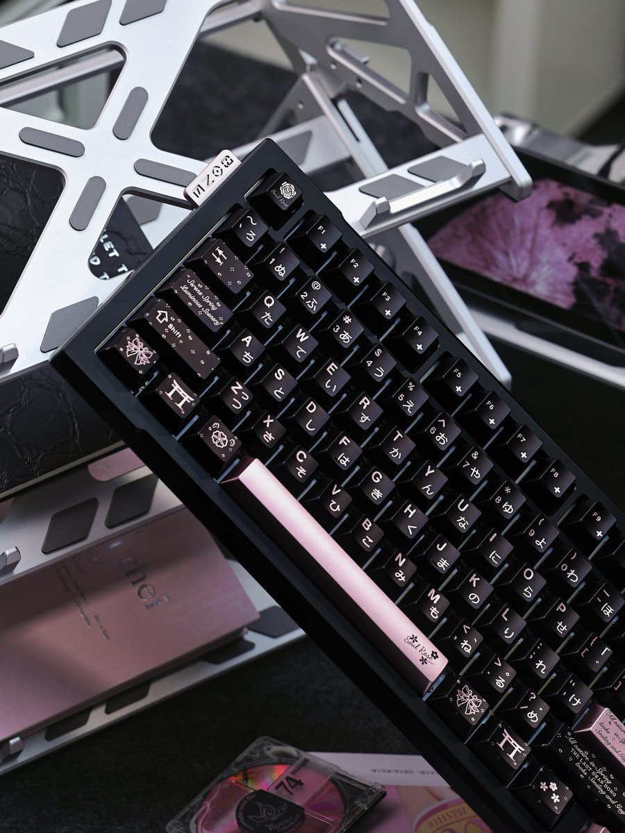 SoulRose_CN's tweet photo. 🌸Black Vernal back again! #SoulRose #keyboard #keycaps https://t.co/OkNTrwmzJn