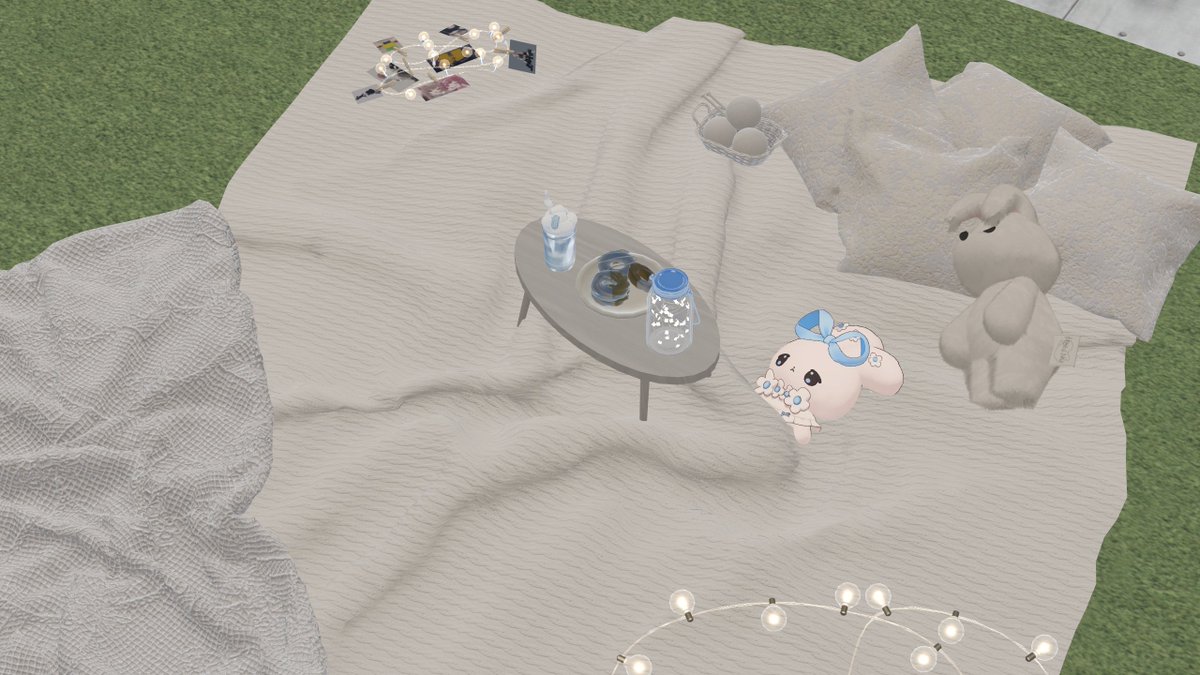 KM29_VRChat's tweet photo. 自分用にホムワ作りましたのでﾖｶｯﾀﾗ
ラジコンでアザラシを操作できたり屋上でおしゃピクしたりはしゃぎ丸がお出迎えしてくれたり小さきいのちが収納されております
https://t.co/MrcBHsTKLv https://t.co/Eqfl01pLoQ