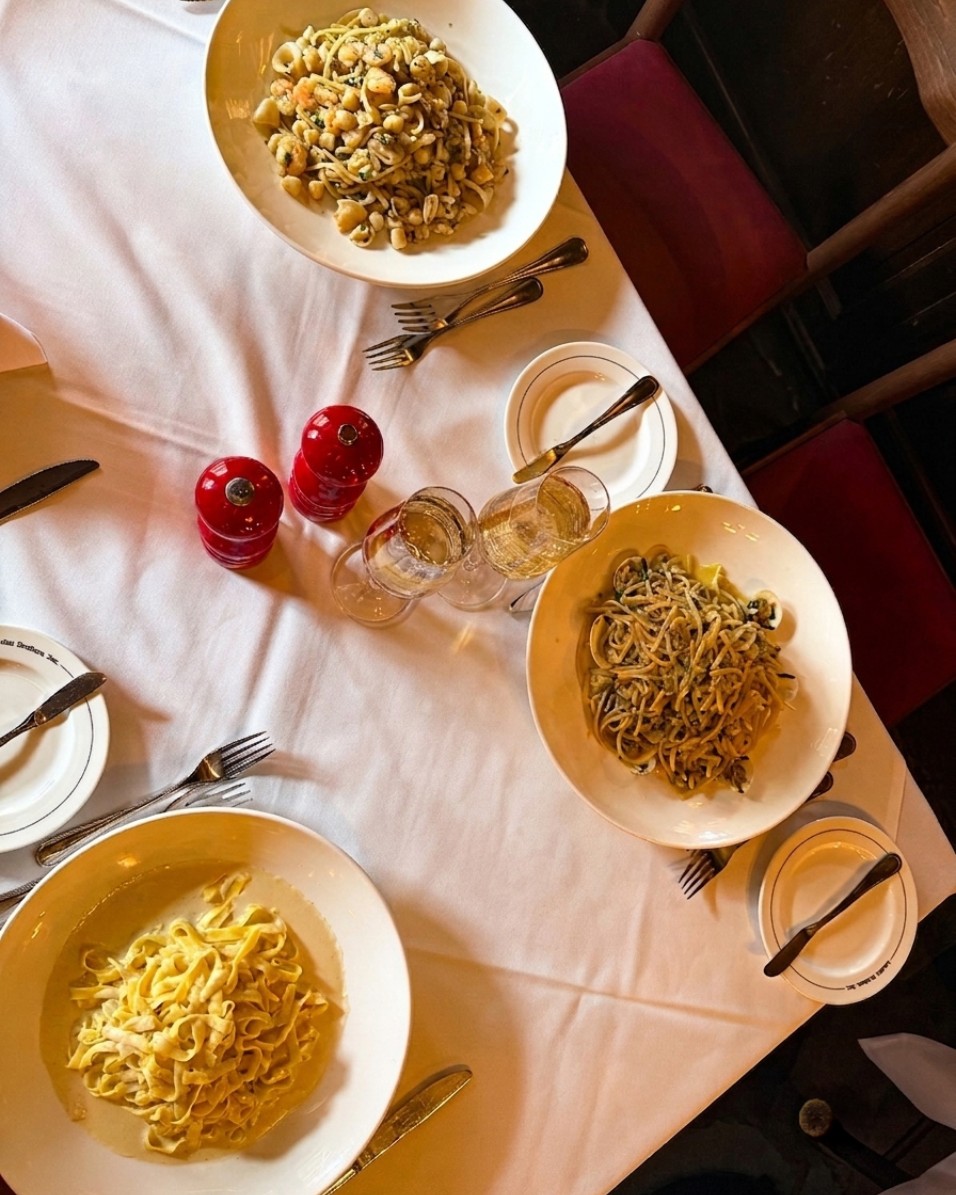 BrothersLandini's tweet photo. This is what "we should all get together soon" looks like when it actually happens.π₯
#visitalexva #alexandriaevents #oldtownalexandria #finediningalexandria #bestitalianalexandriava #authenticitalian #dmvevents https://t.co/EPjxhIfUdP