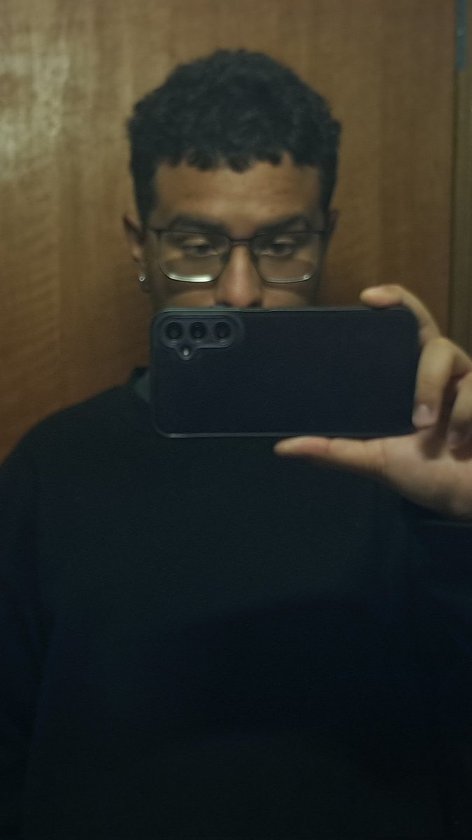 levinaM__'s tweet photo. recentemente nao estou odiando o meu cabelo https://t.co/MwVZJXeBbs