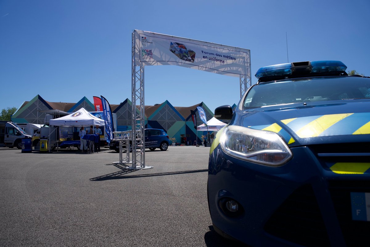 Gendarmerie_080's tweet photo. 📸 #RetourEnImages
Du 13 au 15 juin, les gendarmes de la Somme étaient présents à la Foire Expo de Megacité à Amiens.
🤝 Merci aux nombreux visiteurs venus échanger avec nos militaires !
Crédit photos : Mégacité Amiens https://t.co/de4AIL3aK0