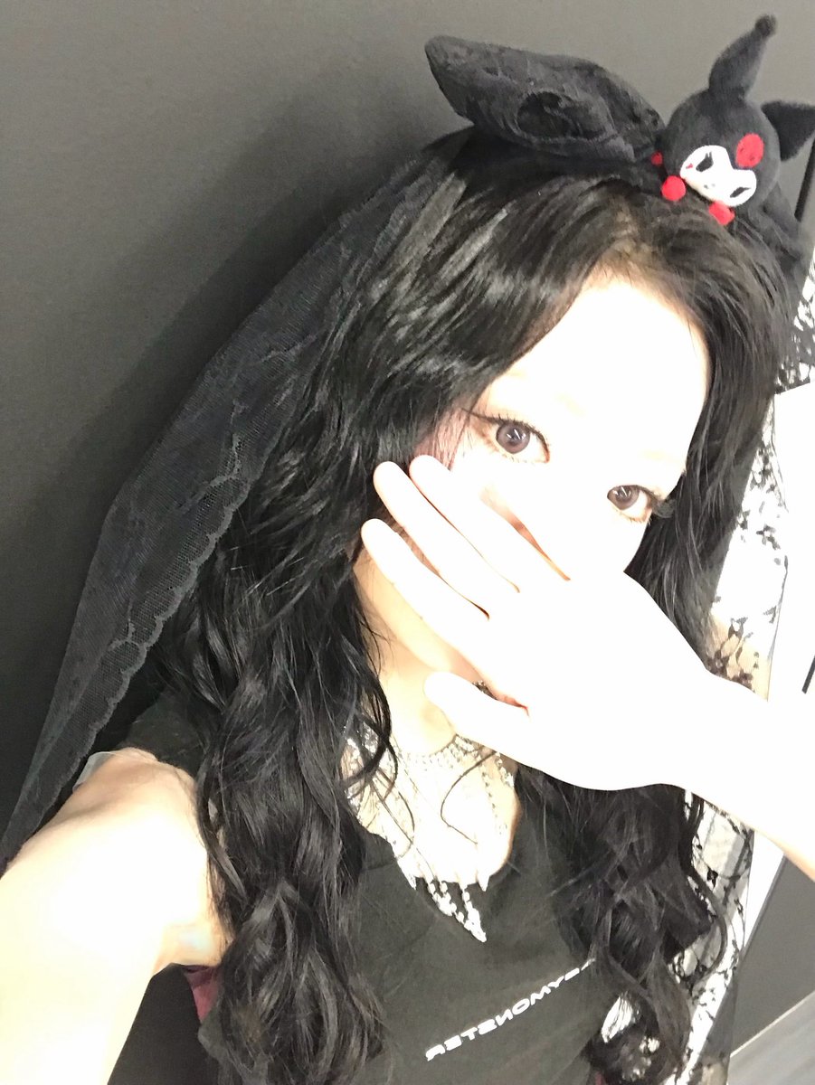 picbaemon's tweet photo. AHYEON WEVERSE UPDATE https://t.co/un6LBPI8nD