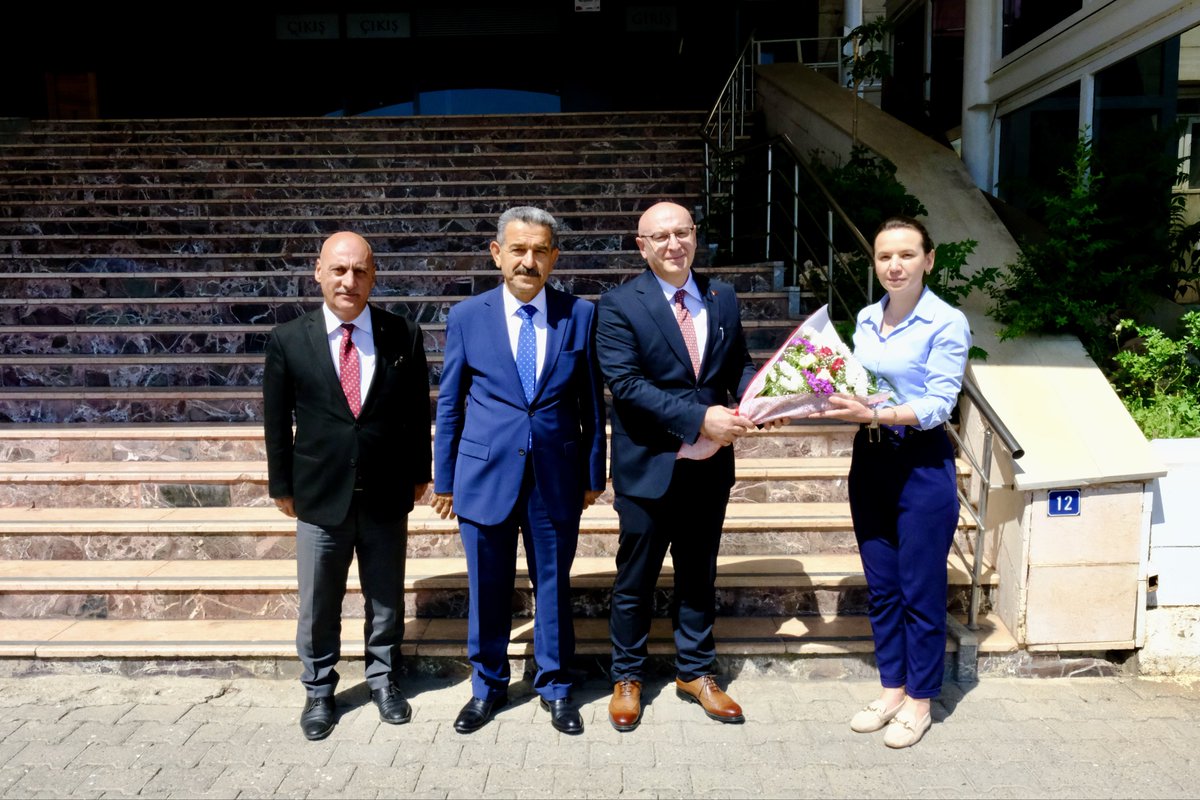 sirnakmem73's tweet photo. Millî Eğitim Bakanlığı Talim ve Terbiye Kurulu Başkanı Doç. Dr. Cem Gençoğlu Valimiz Birol Ekici’yi ziyaret etti.

Ziyarette, eğitim alanındaki çalışmalar ile ilimizde yürütülen eğitim faaliyetleri hakkında değerlendirmelerde bulunuldu.

@tcmeb @Yusuf__Tekin @sirnakvaliligi @birolekici73 @hkncrt1