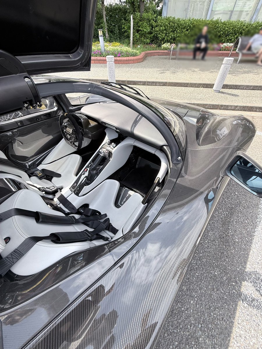124_na_na's tweet photo. この間デートで車乗せてもらう約束してたんだけど、乗るの諦めて帰りました https://t.co/OoTiRW4LvE