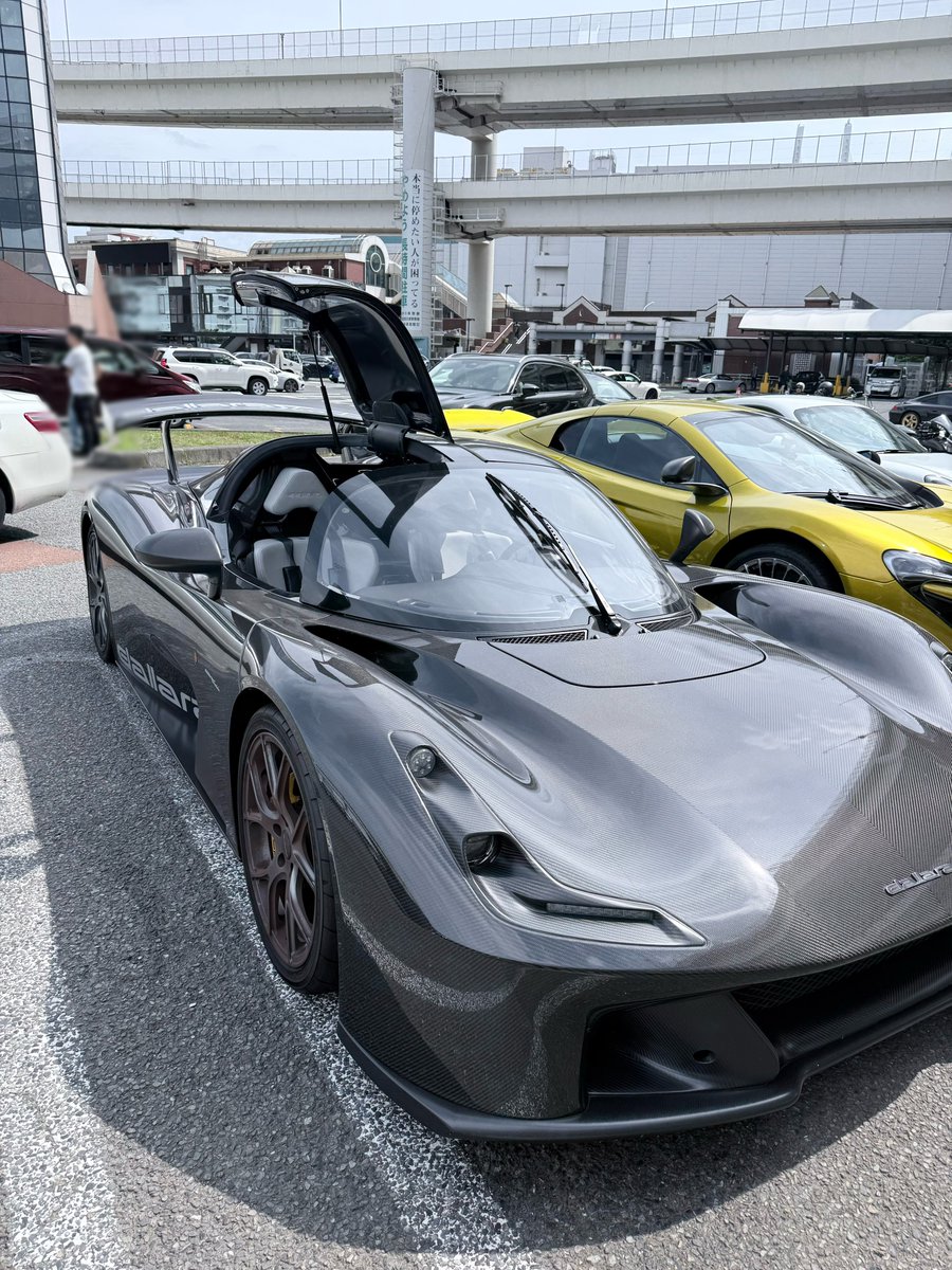 124_na_na's tweet photo. この間デートで車乗せてもらう約束してたんだけど、乗るの諦めて帰りました https://t.co/OoTiRW4LvE