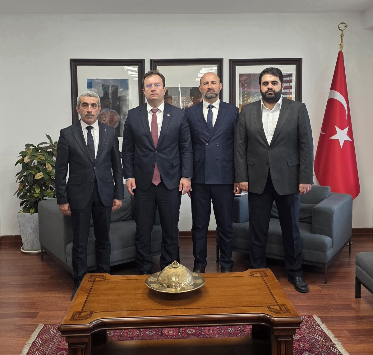 addasbuas's tweet photo. YENİ BİR BAŞLANGIÇ
Her veda, yeni bir kavuşmanın; her yolculuk ise yeni hikâyelerin başlangıcı…
Şimdi yeni bir ülke, yeni insanlar ve yeni umutlarla Türkiye Maarif Vakfı Irak Ülke Temsilciliği görevimize başlıyoruz. 
Vira Bismillah… https://t.co/5qjygj094b