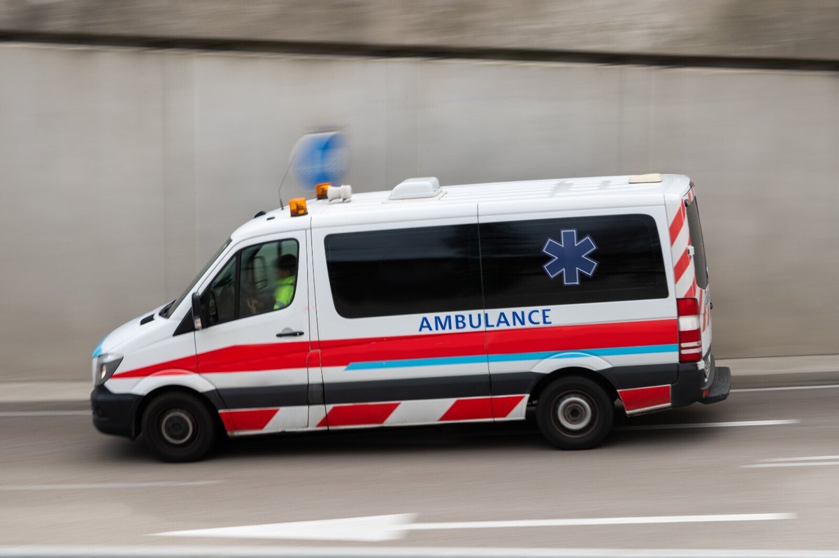 humanite_fr's tweet photo. Un suicide par heure en France : professionnels de santé et associations alertent sur une crise sous-estimée 

➡️ https://t.co/6GW8c6Omjl https://t.co/UmVgvKJN8O