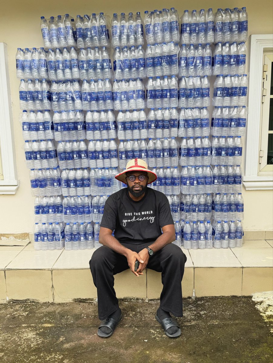 Mobyle001's tweet photo. Drinking only bottled water is not a way to prevent malaria. https://t.co/q5g160NkBS