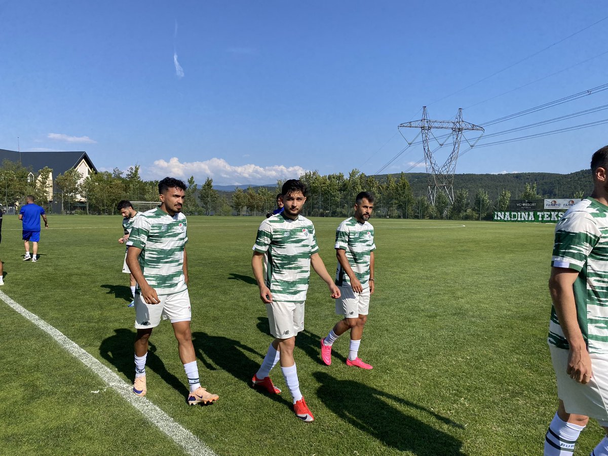 emrekurtbay_'s tweet photo. Bursaspor’un antrenman maçında giydiği forma. https://t.co/aGmV4tmR0T