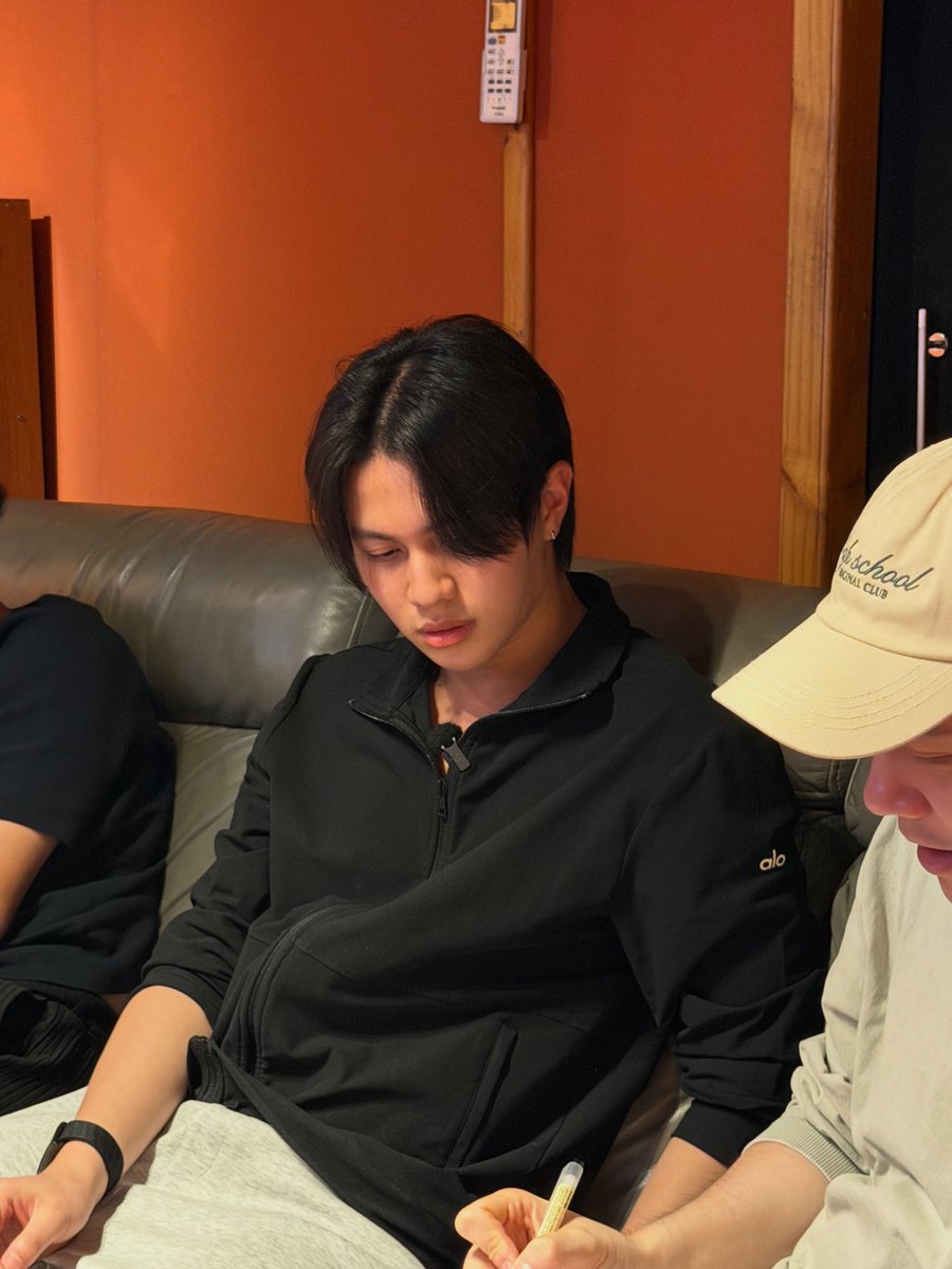 srporpor's tweet photo. น้องวิลเลี่ยมต้องดีใจกับโซโล่นี้ตัวเองมากแน่ ๆ เลย มีเด็กมาอัพรูปแล้ว เก่งที่สุดคับ ⭐️♥️🫳🏻 https://t.co/GFUWHEJOoa