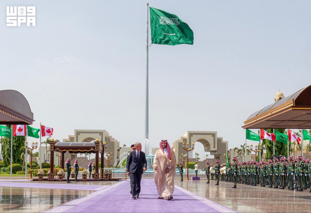 News_Ejazah's tweet photo. سمو #ولي_العهد يستقبل في قصر السلام بجدة دولة رئيس وزراء كندا ويقيم له مراسم استقبال رسمية.
#رئيس_وزراء_كندا_في_السعودية https://t.co/YL219OEGID