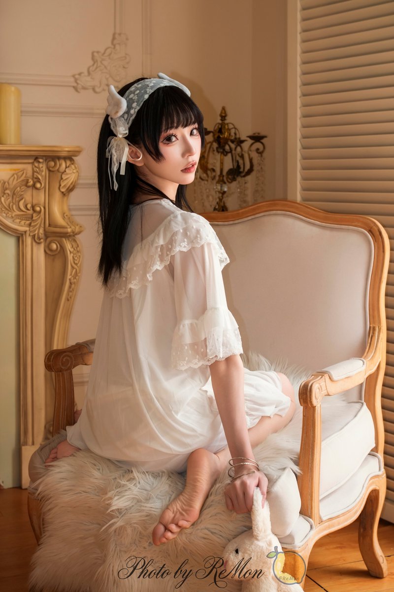 ReMonn_Aru's tweet photo. 法式睡裙 https://t.co/Tc6mDDHeno